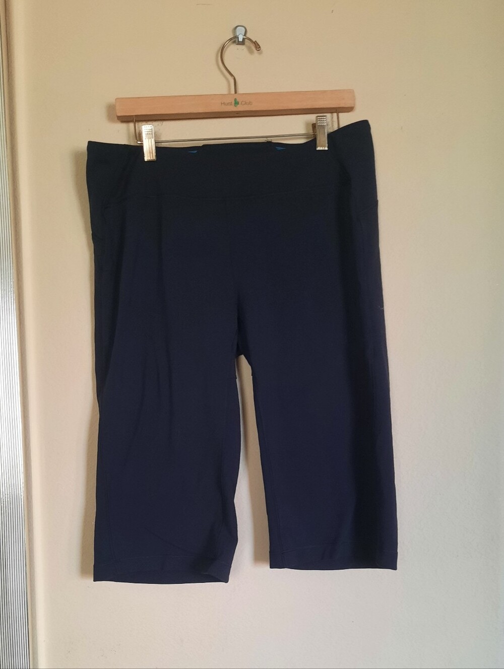 Women's Black Performance Knee-Length Shorts